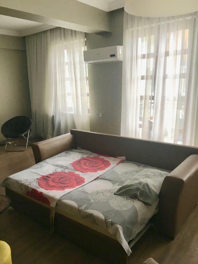 Апартаменты Cheap And Chic Батуми Экстерьер фото